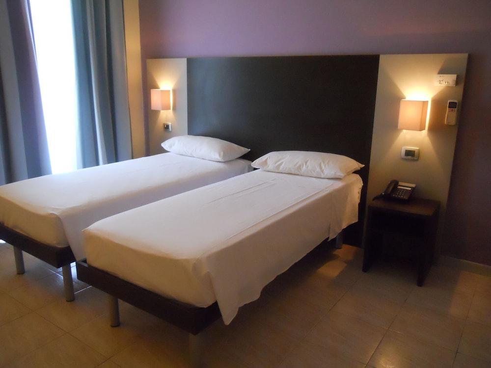 Idria Hotel Tivoli Bagian luar foto